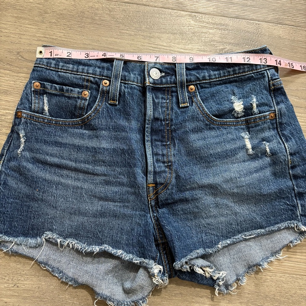 Levis 501 Womens High Rise Cut Off Jean Shorts Sz 26 Button Fly USA - Picture 5 of 12
